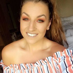 Meet your Posher, Elaine